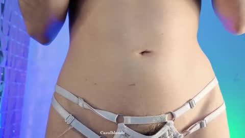 Snapshot of carolblonde chatting on November 11, 9:31 am Char online show from November 11, 9:31 am