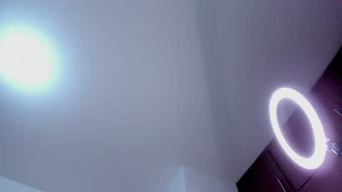 Snapshot of caroliine__ chatting on December 18, 10:46 pm Caroline online show from December 18, 10:46 pm