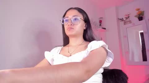 Snapshot of caroliine__ chatting on September 15, 5:35 pm Caroline online show from September 15, 5:35 pm