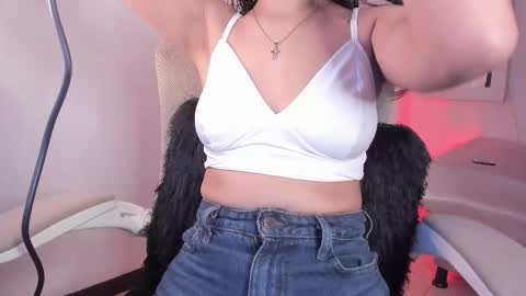 Snapshot of caroliine__ chatting on October 5, 6:28 pm Caroline online show from October 5, 6:28 pm