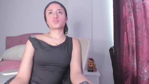 Snapshot of caroliine__ chatting on November 25, 5:24 pm Caroline online show from November 25, 5:24 pm