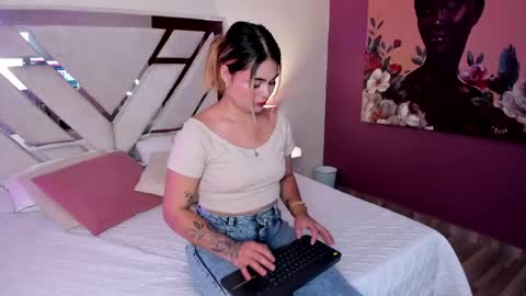 carolina_torres25 online show from May 2, 1:27 pm