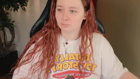 Snapshot of carolina_winter chatting on November 19, 12:38 pm Mira online show from November 19, 12:38 pm