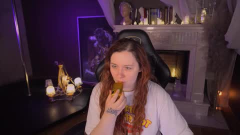 Snapshot of carolina_winter chatting on November 22, 12:48 pm Mira online show from November 22, 12:48 pm