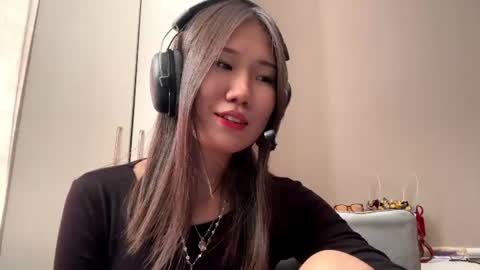 Snapshot of carolinadalegowski chatting on August 1, 10:47 am LIl online show from August 1, 10:47 am