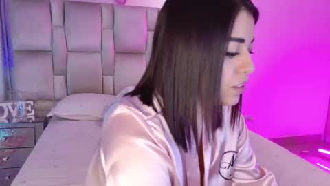 caroline online show from November 30, 4:49 am