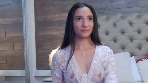 Snapshot of carolinahart chatting on December 16, 8:41 am carolinahart online show from December 16, 8:41 am