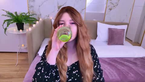 Snapshot of carolinasherry chatting on December 2, 3:23 am carolinasherry online show from December 2, 3:23 am