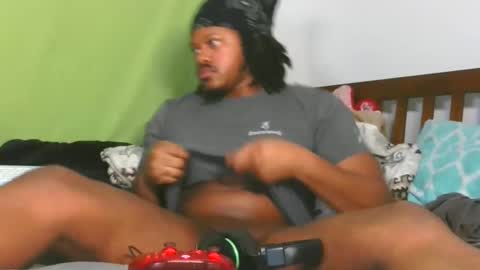 Snapshot of carolinayungin96 chatting on November 17, 12:16 am carolinayungin96 online show from November 17, 12:16 am