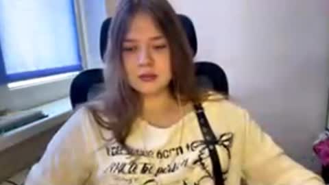 carolindueno online show from March 14, 8:31 am