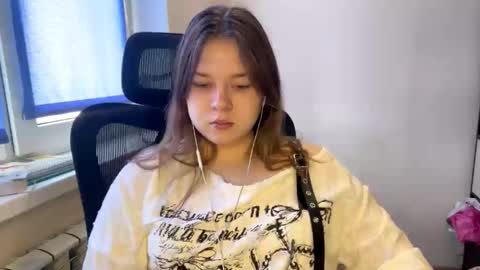 carolindueno online show from March 16, 8:51 am