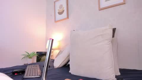  Caroline  online show from June 17, 11:34 am