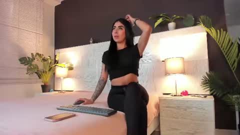  Caroline  online show from July 26, 4:36 pm