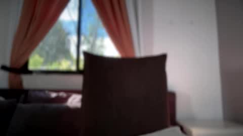 caroline_east online show from May 4, 12:06 am