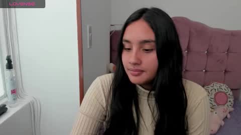 Snapshot of caroline_rodriguez_9 chatting on October 27, 7:07 pm caroline_rodriguez_9 online show from October 27, 7:07 pm