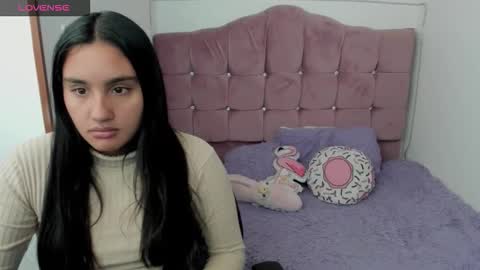 Snapshot of caroline_rodriguez_9 chatting on November 3, 7:15 pm caroline_rodriguez_9 online show from November 3, 7:15 pm