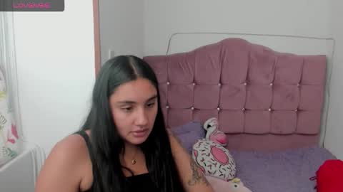 Snapshot of caroline_rodriguez_9 chatting on November 19, 7:03 pm caroline_rodriguez_9 online show from November 19, 7:03 pm