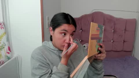 Snapshot of caroline_rodriguez_9 chatting on November 22, 7:24 pm caroline_rodriguez_9 online show from November 22, 7:24 pm