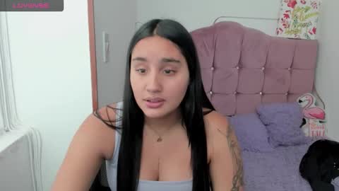 Snapshot of caroline_rodriguez_9 chatting on December 1, 7:19 pm caroline_rodriguez_9 online show from December 1, 7:19 pm