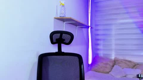 caroline_rodriguez_9 online show from January 8, 6:54 pm