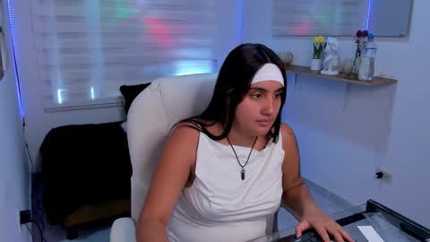 caroline_rodriguez_9 online show from February 27, 7:47 pm