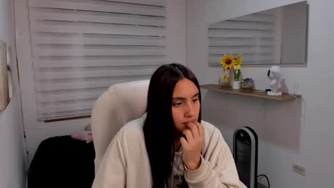 caroline_rodriguez_9 online show from March 15, 2:12 pm