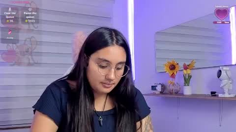 Snapshot of caroline_rodriguez_9 chatting on May 14, 8:48 pm caroline_rodriguez_9 online show from May 14, 8:48 pm