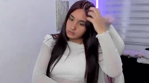 Snapshot of caroline_rodriguez_9 chatting on June 1, 7:37 pm caroline_rodriguez_9 online show from June 1, 7:37 pm