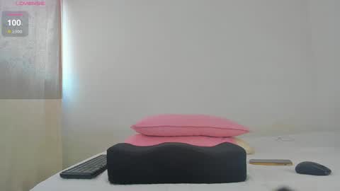 Snapshot of caroline_tovar_ chatting on December 6, 3:33 pm Caroline Tovar Lovense is active my orgasms in your hands Give me more pleasure and make me cum online show from December 6, 3:33 pm