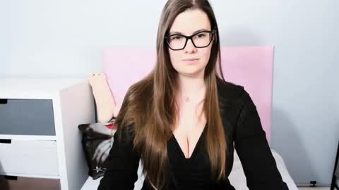 Snapshot of carolineamore chatting on March 21, 3:37 pm CarolineAmore online show from March 21, 3:37 pm