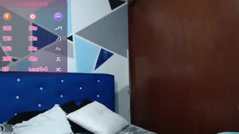 Snapshot of carolineblich chatting on February 13, 10:11 pm Carolin Blich online show from February 13, 10:11 pm