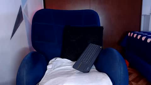 Snapshot of carolineblich chatting on July 28, 10:20 pm Carolin Blich online show from July 28, 10:20 pm