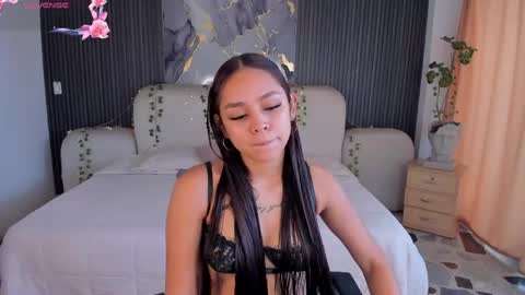 Caroline online show from June 8, 1:33 pm