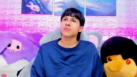 carolinejesh online show from January 18, 1:26 pm