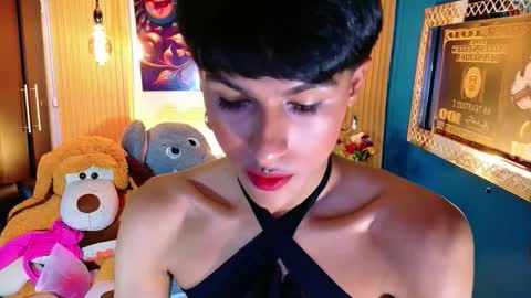 carolinejesh online show from April 19, 6:10 pm