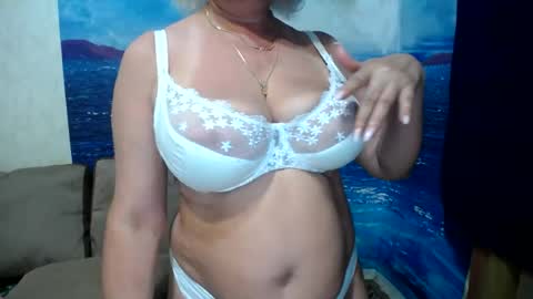 Snapshot of caroncapella chatting on July 9, 3:49 pm VicunaCool online show from July 9, 3:49 pm