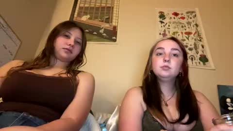 Snapshot of carpetmunchers chatting on September 26, 12:47 am carpetmunchers online show from September 26, 12:47 am