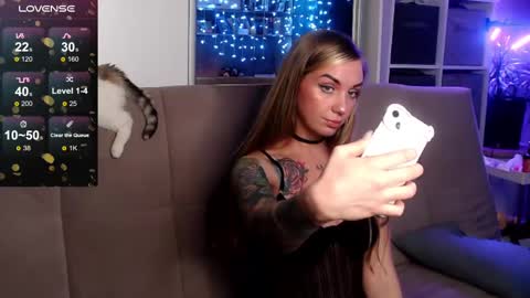 Carrie online show from February 12, 9:33 pm