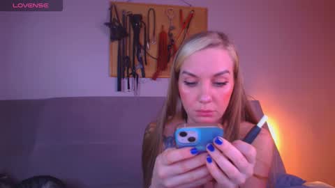 Carrie online show from February 24, 7:01 pm