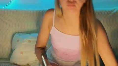 carriebradshawww online show from September 20, 1:34 pm