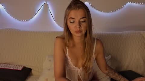 carriebradshawww online show from October 4, 2:48 pm