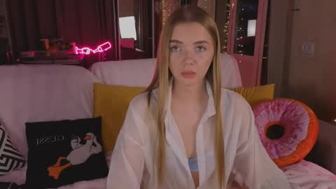 carriebradshawww online show from April 30, 11:20 pm