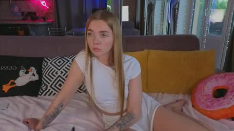 carriebradshawww online show from May 20, 3:51 pm