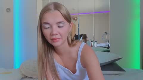 carriebradshawww online show from July 10, 12:08 pm