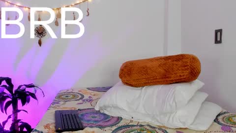 Snapshot of carriexwood chatting on January 18, 1:19 am Nia  online show from January 18, 1:19 am