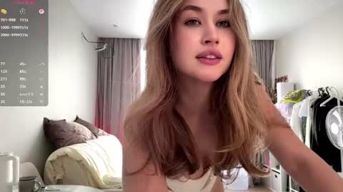 Kira online show from June 20, 3:15 pm