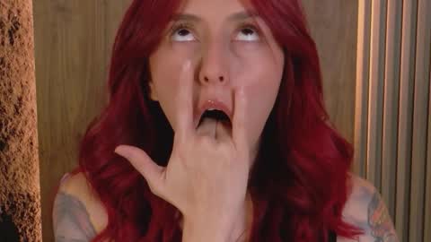 Snapshot of casandra_busting chatting on December 5, 7:54 pm Casandra online show from December 5, 7:54 pm