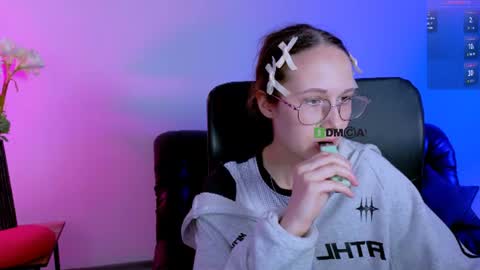 casey_meow_ online show from June 16, 8:28 am
