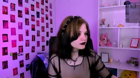 casey_meow_ online show from July 31, 8:58 am
