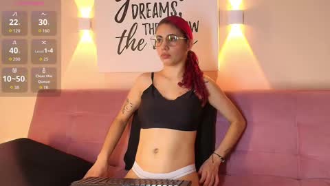 Snapshot of caseydevon chatting on October 16, 12:17 pm Casey online show from October 16, 12:17 pm